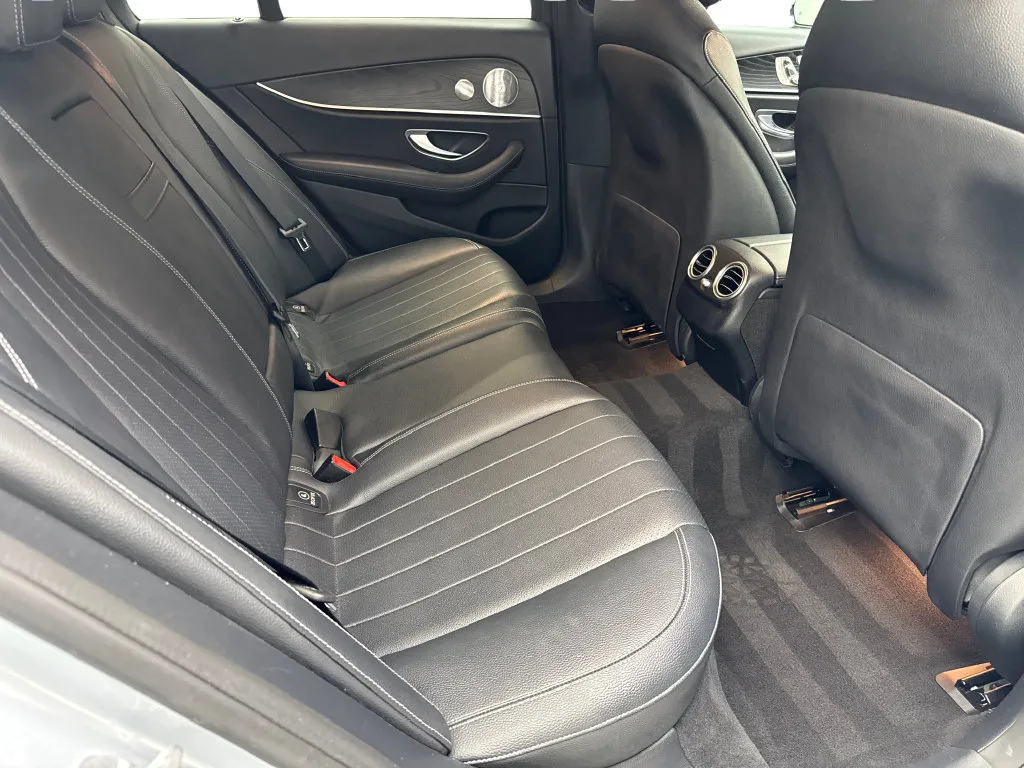Mercedes-Benz E-Class photo 39