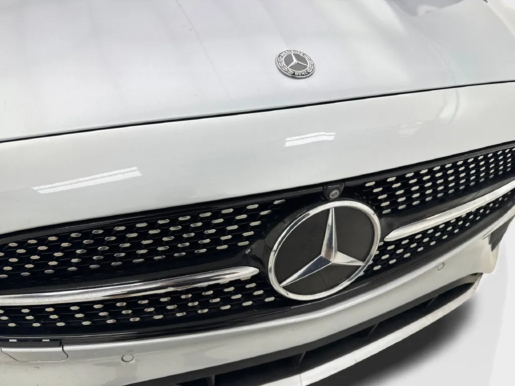 Mercedes-Benz E-Class photo 26