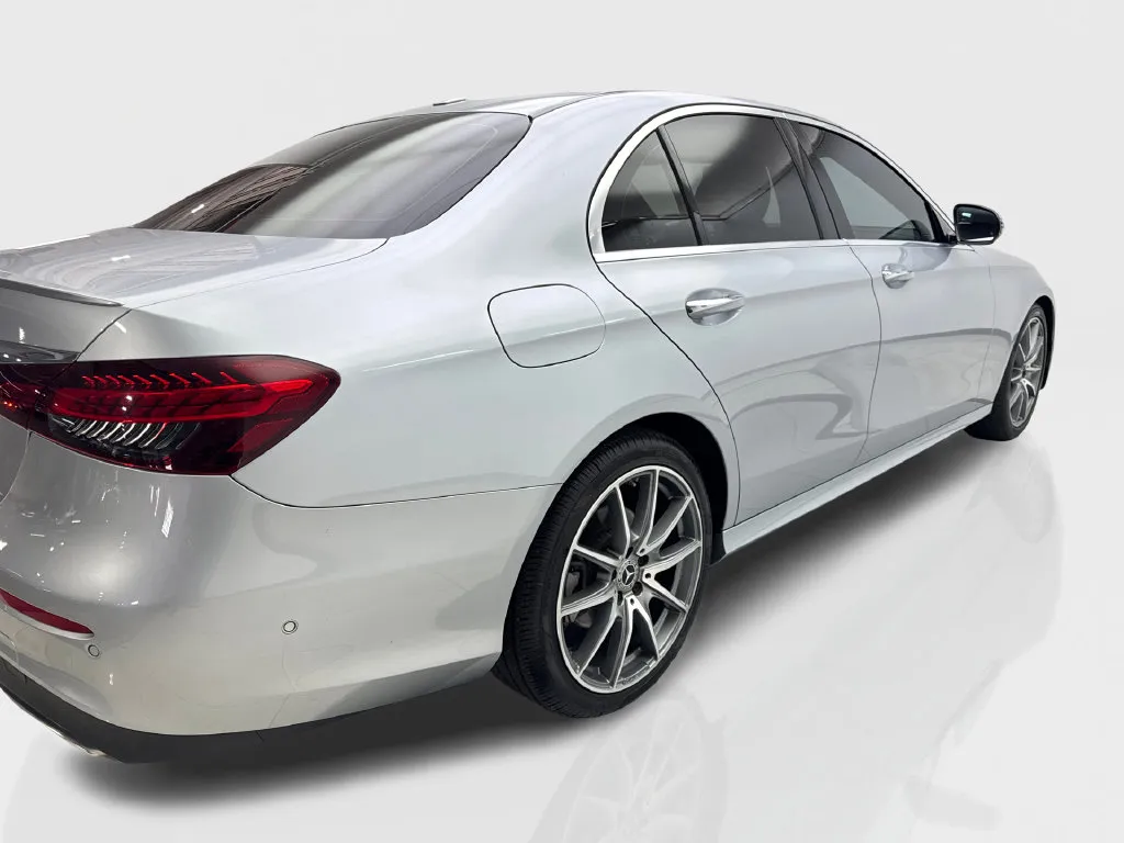 Mercedes-Benz E-Class photo 15