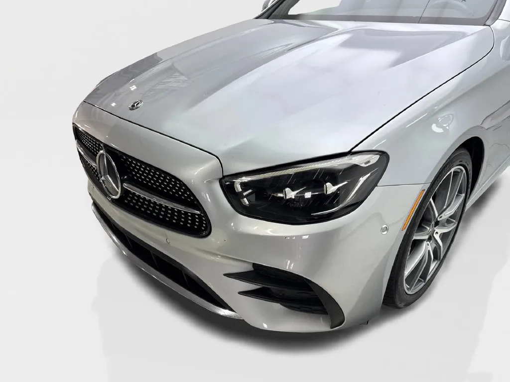 Mercedes-Benz E-Class photo 18