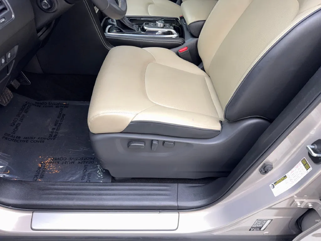 Infiniti QX80 photo 28