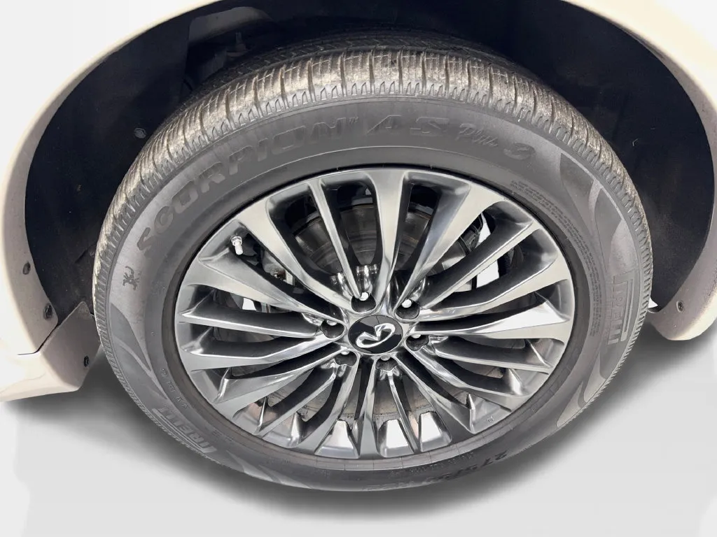 Infiniti QX80 photo 86