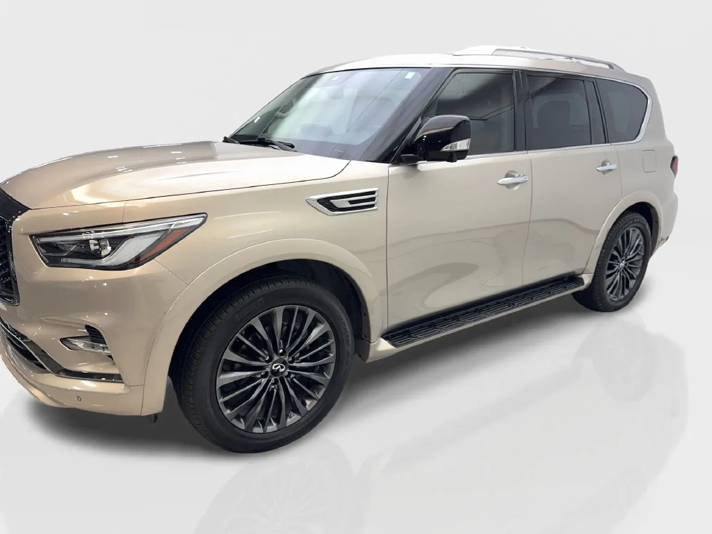 Infiniti QX80 photo 12