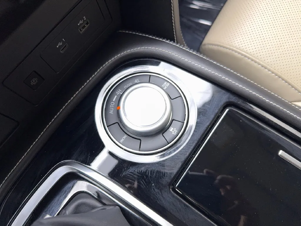 Infiniti QX80 photo 72