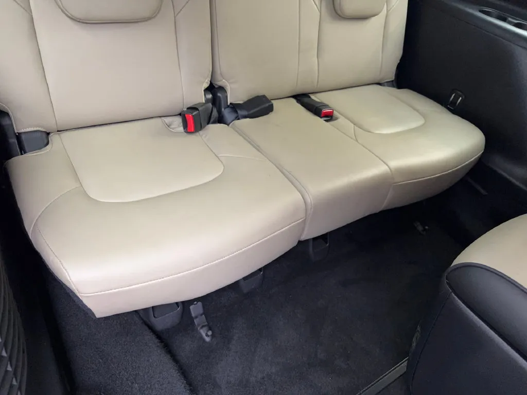 Infiniti QX80 photo 42