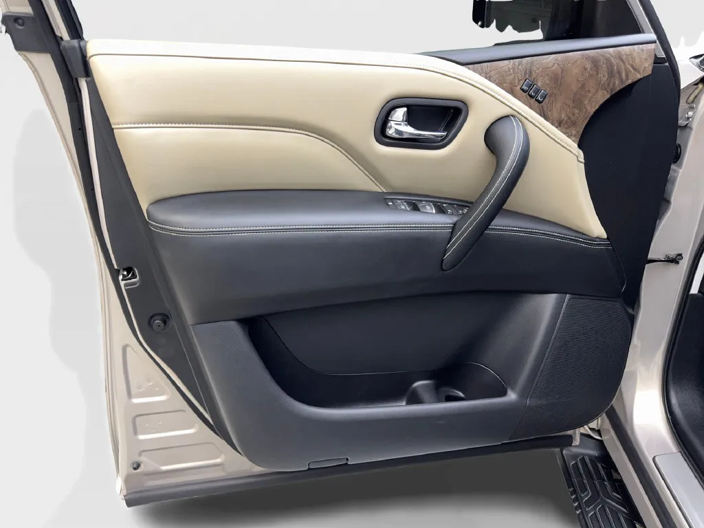 Infiniti QX80 photo 33