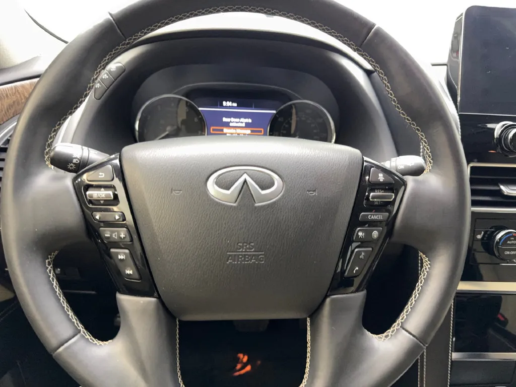 Infiniti QX80 photo 62