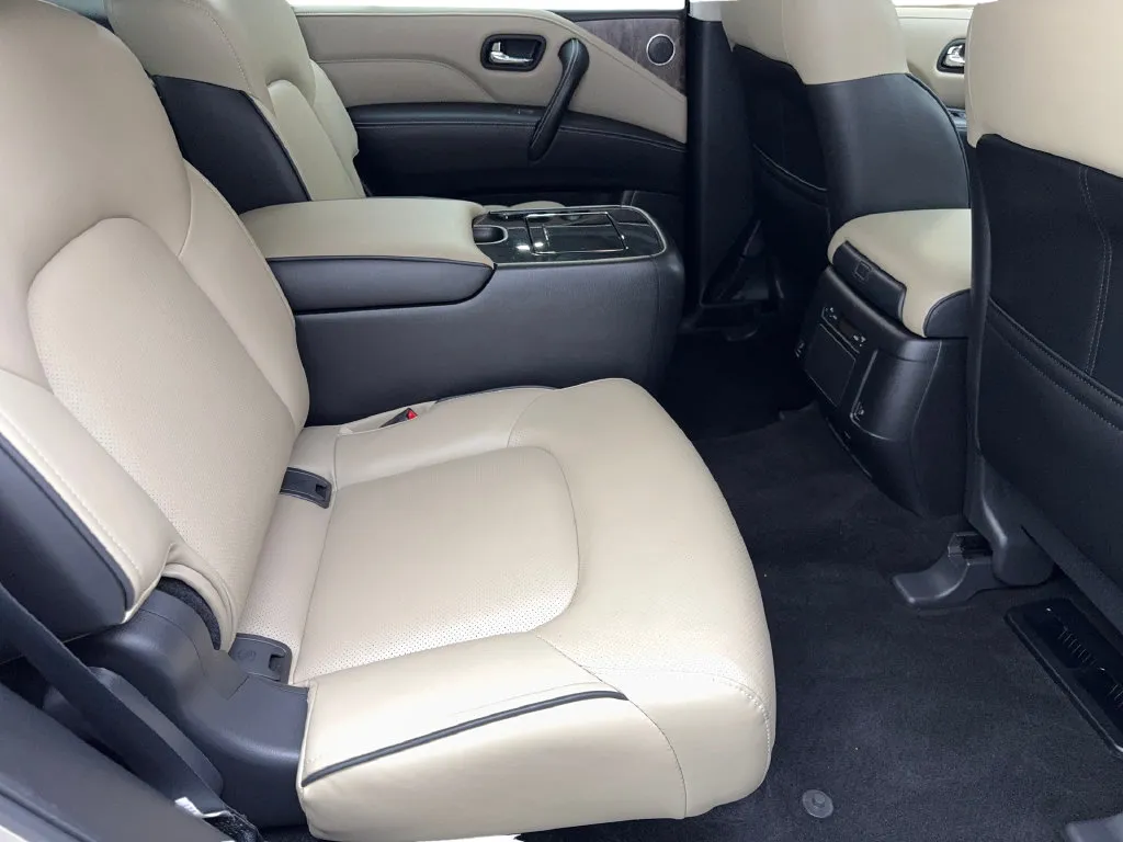 Infiniti QX80 photo 44