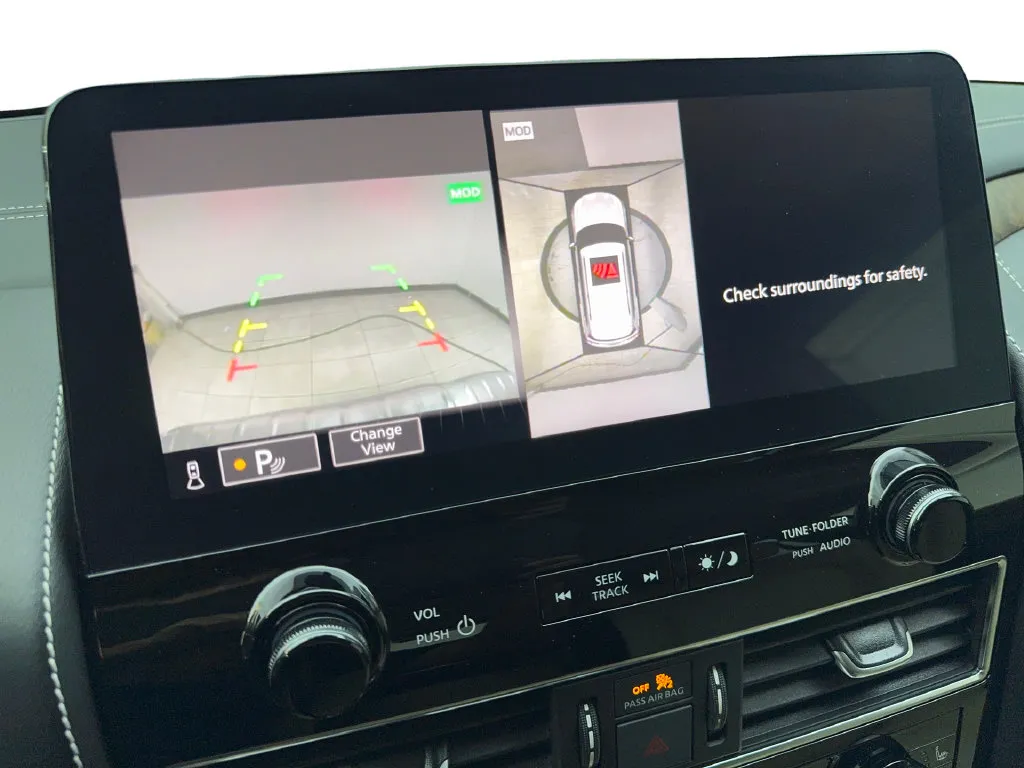 Infiniti QX80 photo 69