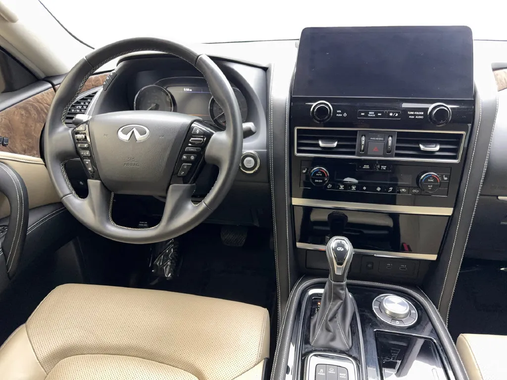 Infiniti QX80 photo 58