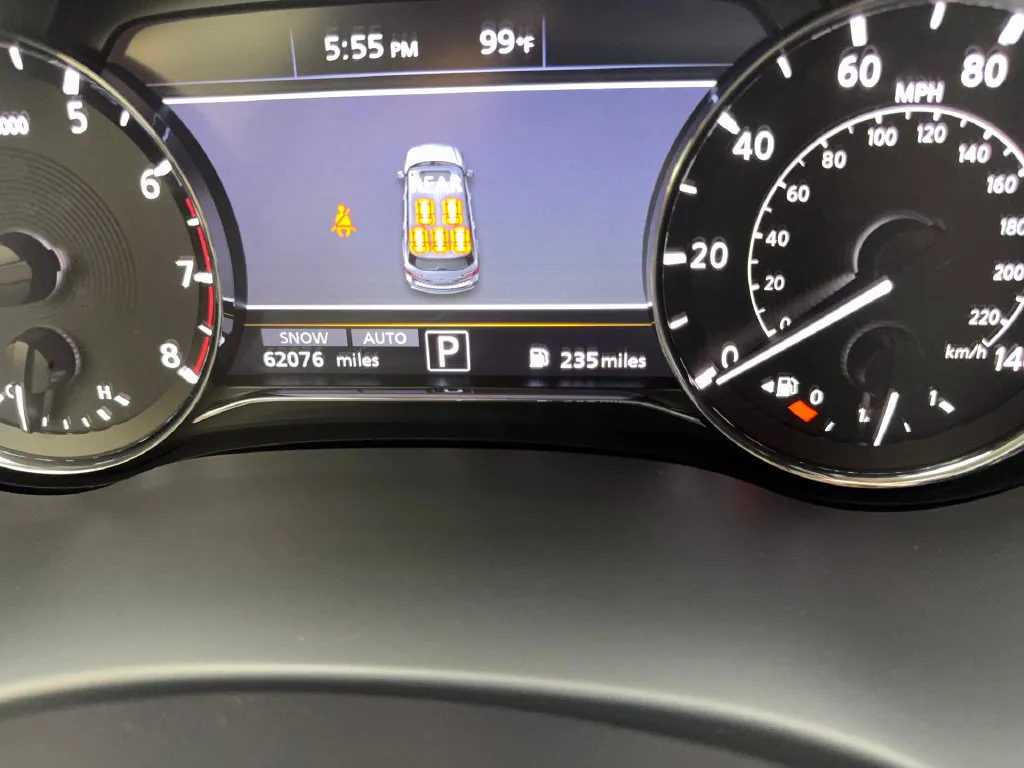 Infiniti QX80 photo 64