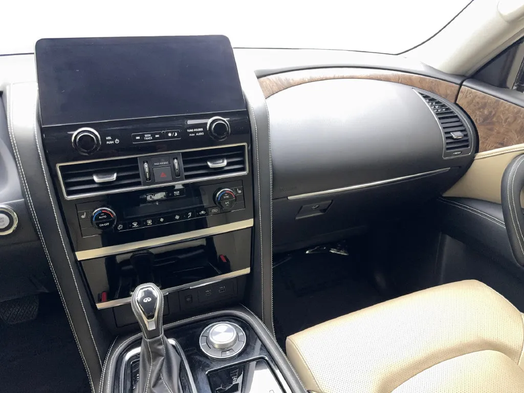 Infiniti QX80 photo 59