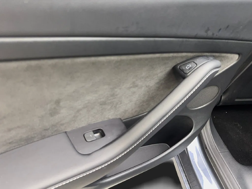 Tesla Model 3 photo 40