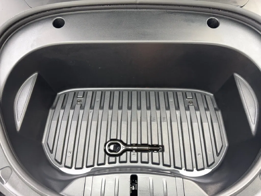 Tesla Model 3 photo 75