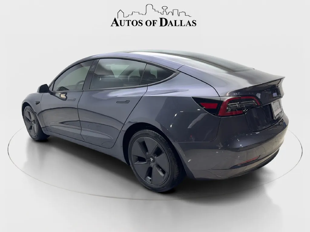 Tesla Model 3 photo 10