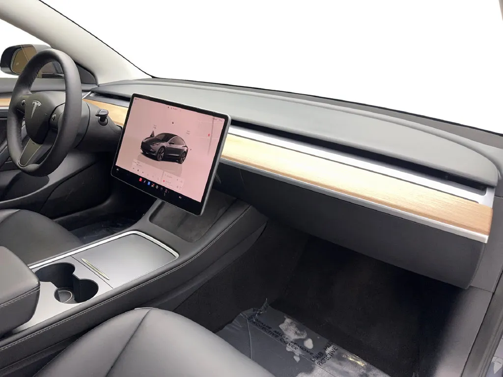 Tesla Model 3 photo 54