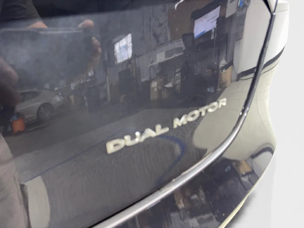 Tesla Model 3 photo 25