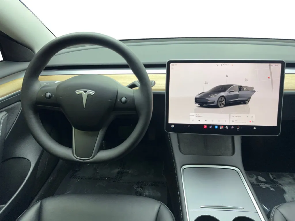 Tesla Model 3 photo 55