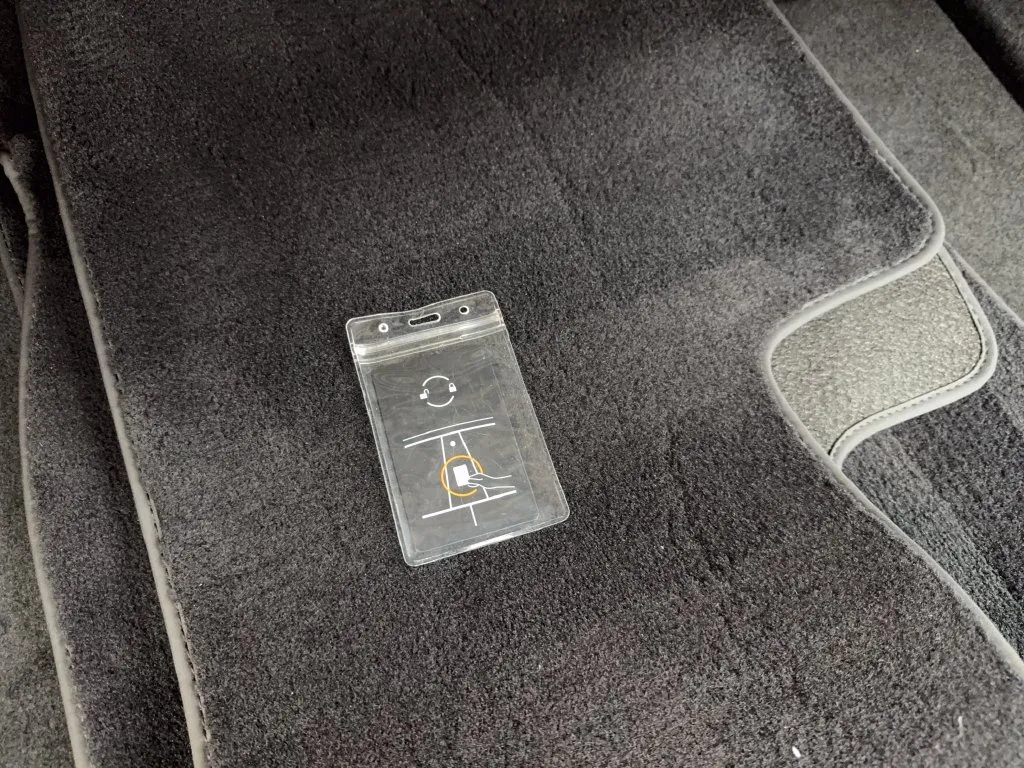 Tesla Model 3 photo 80