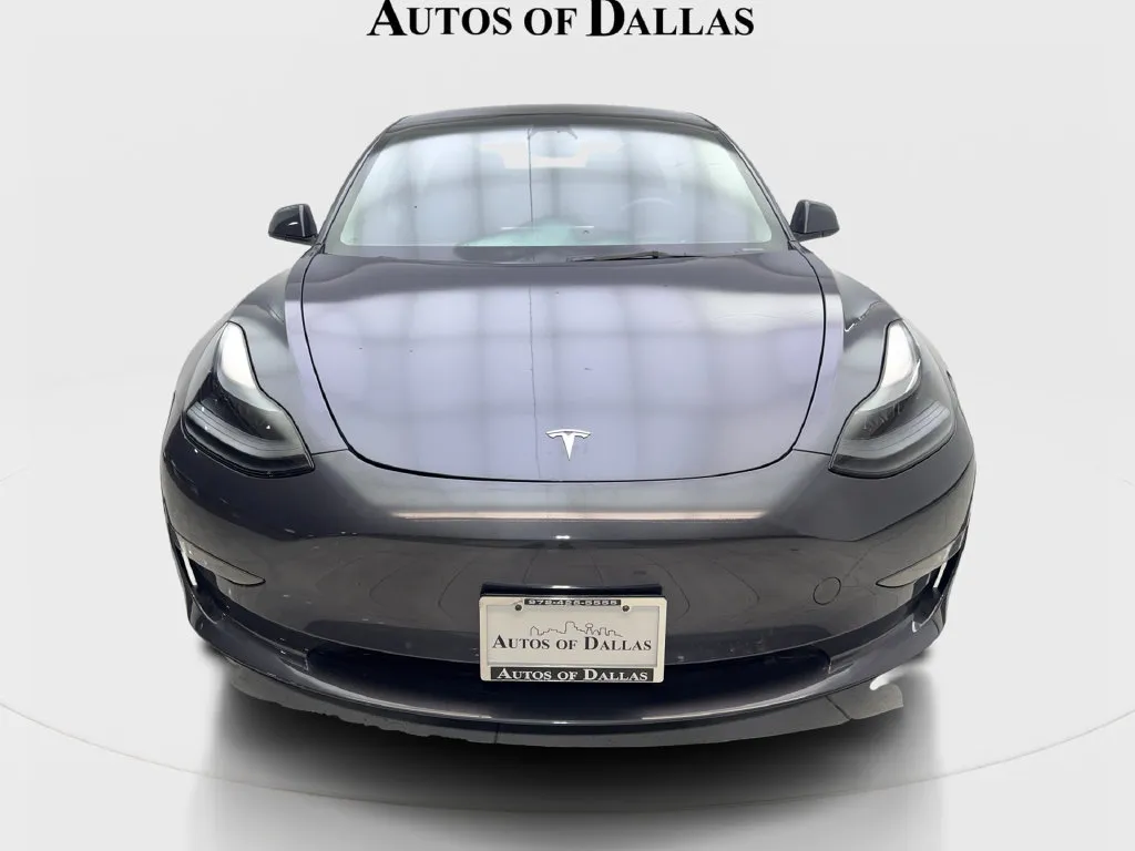 Tesla Model 3 photo 4