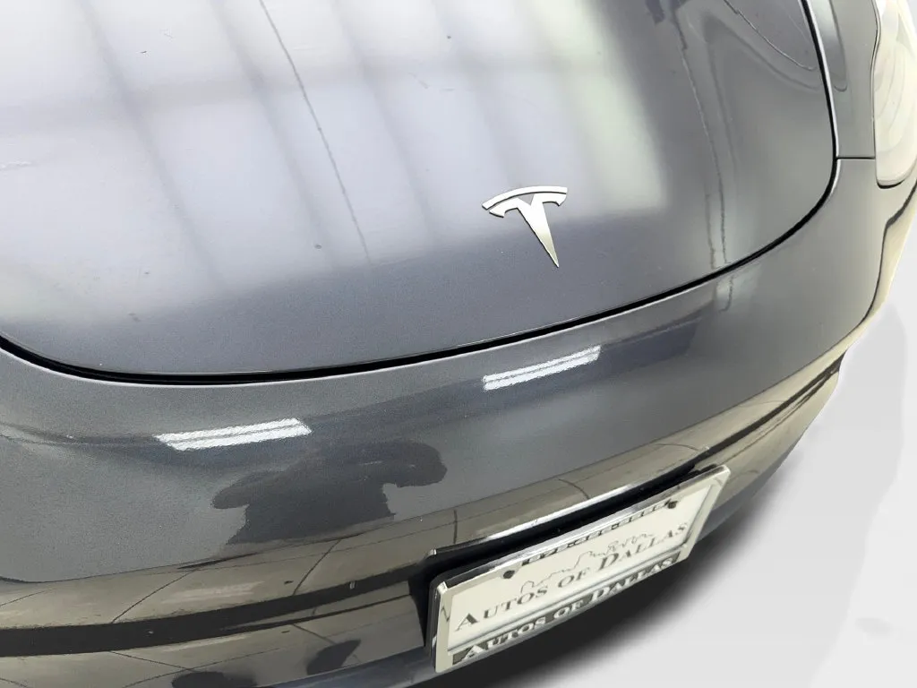 Tesla Model 3 photo 26