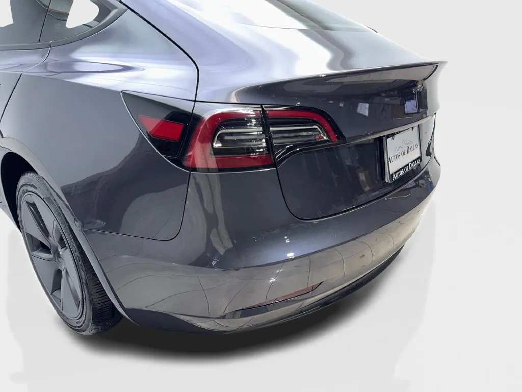 Tesla Model 3 photo 21