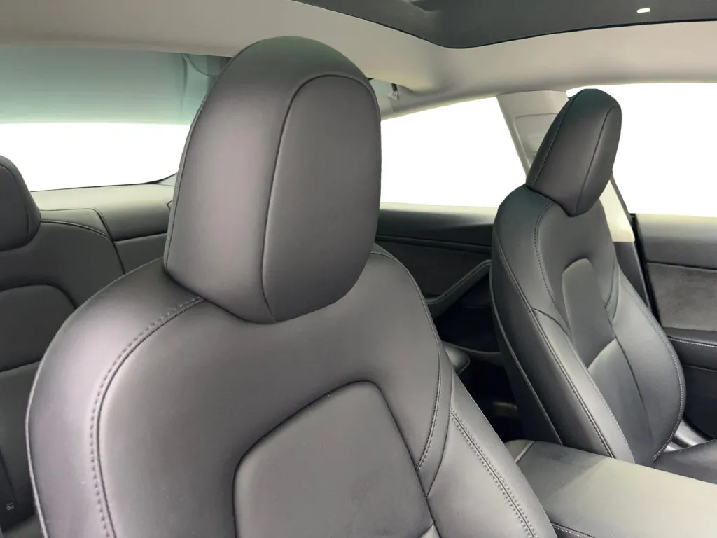 Tesla Model 3 photo 47