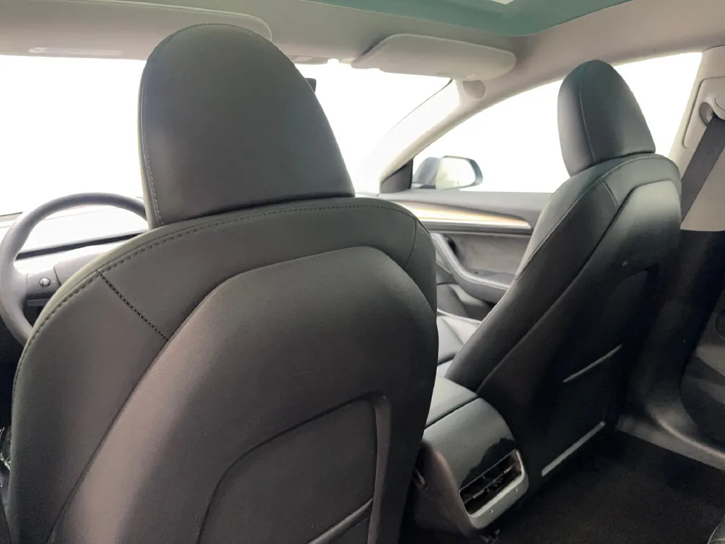 Tesla Model 3 photo 37