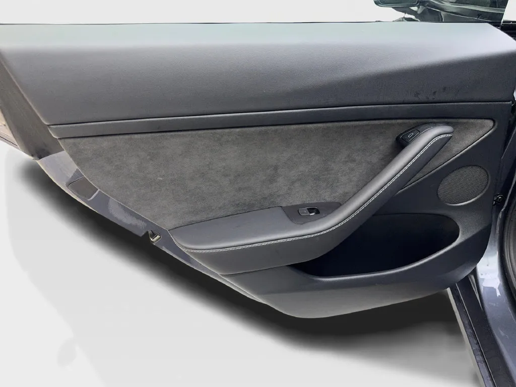 Tesla Model 3 photo 39