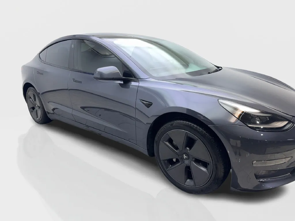 Tesla Model 3 photo 14