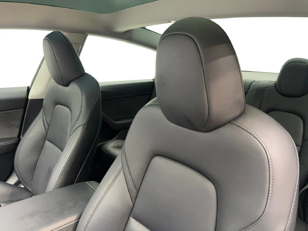 Tesla Model 3 photo 29