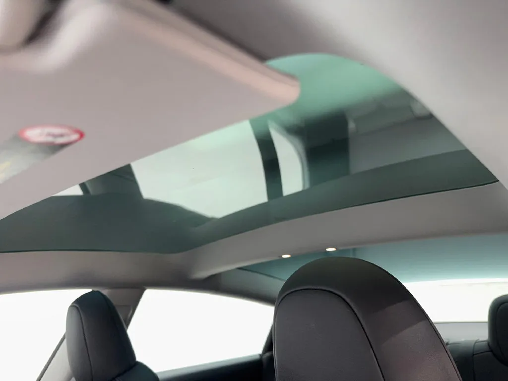 Tesla Model 3 photo 72