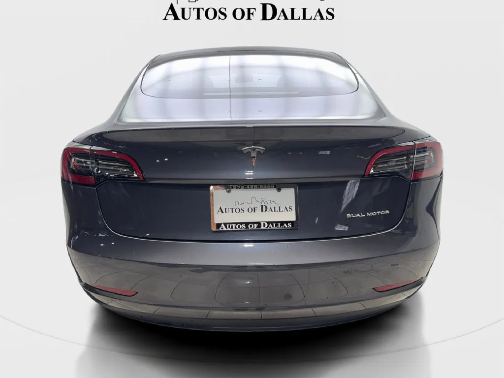 Tesla Model 3 photo 8