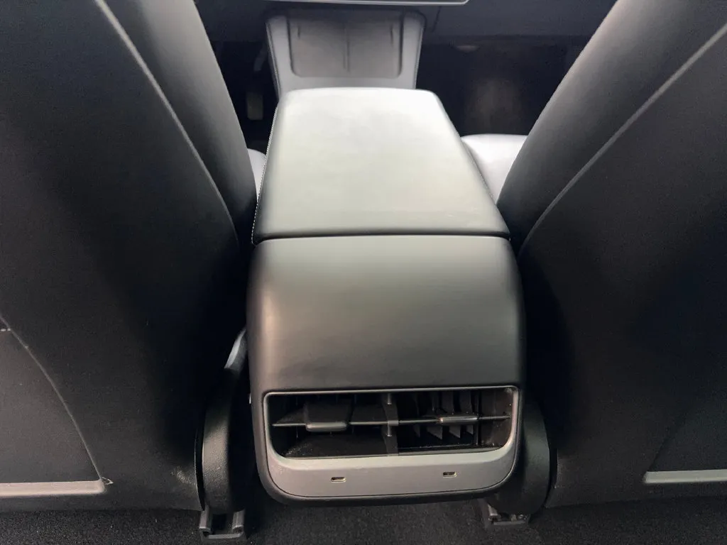 Tesla Model 3 photo 71