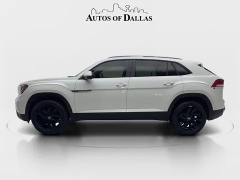 More photos of 2022 Volkswagen Atlas Cross Sport 2.0T SE w/Technology CAM,PANO,HTD STS,BLIND SPOT at Autos of Dallas - Irving, TX