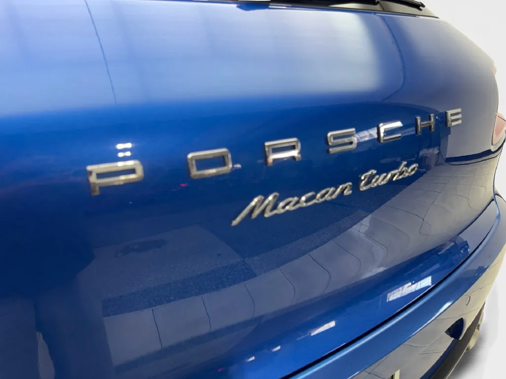 2015 Porsche Macan Turbo - Photo 22