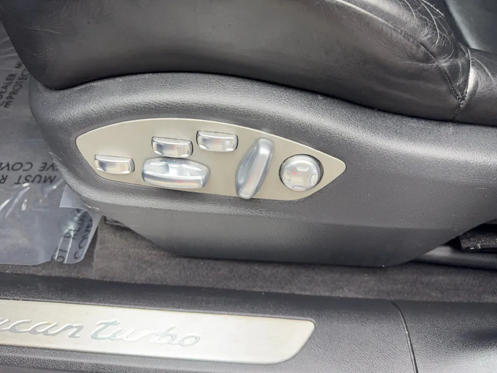 2015 Porsche Macan Turbo - Photo 29