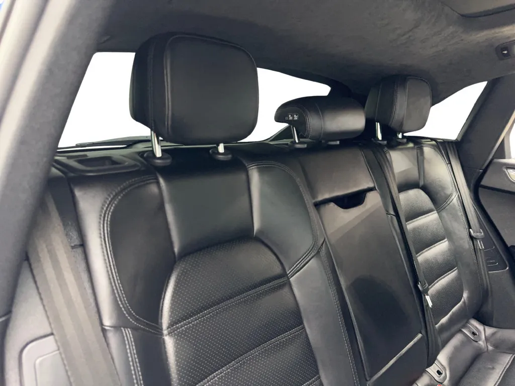 2015 Porsche Macan Turbo - Photo 40