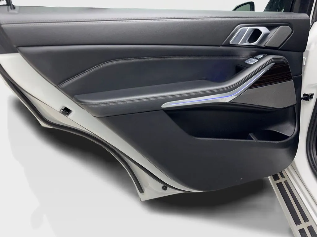 2023 BMW X7 40i - Photo 37