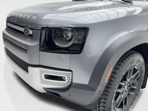 More photos of 2022 Land Rover Defender 110 SE NAV,CAM,PANO,HTD STS,BLIND SPOT,20" WLS at Autos of Dallas - Plano, TX