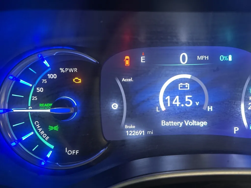 2017 Chrysler Pacifica Hybrid Premium