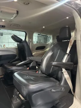 More photos of 2017 Chrysler Pacifica Hybrid Premium at Autos of Dallas - Plano, TX