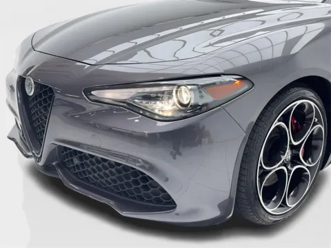 More photos of 2022 Alfa Romeo Giulia Veloce NAV,CAM,PANO,HTD STS,BLIND SPOT at Autos of Dallas - Plano, TX