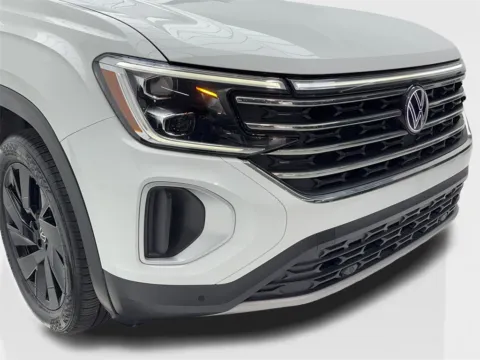 Another view of 2024 Volkswagen Atlas 2.0T SE w/Technology CAM,PANO,HTD STS,BLIND SPOT,3 for sale in Plano, TX at Autos of Dallas - Plano