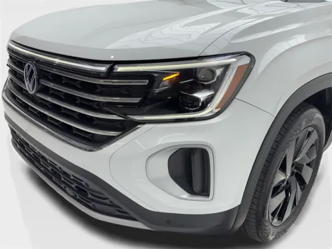 More photos of 2024 Volkswagen Atlas 2.0T SE w/Technology CAM,PANO,HTD STS,BLIND SPOT,3 at Autos of Dallas - Plano, TX