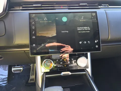 More photos of 2023 Land Rover Range Rover SE at Autos of Dallas - Plano, TX