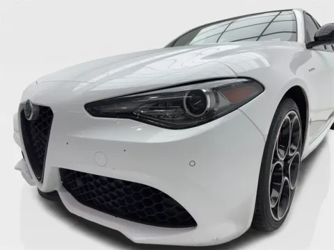 More photos of 2023 Alfa Romeo Giulia Veloce NAV,CAM,PANO,HTD STS,BLIND SPOT,19" WLS at Autos of Dallas - Plano, TX