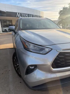 Green 2020 Toyota Highlander XLE for sale in Plano, TX