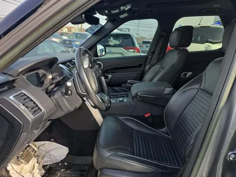 More photos of 2023 Land Rover Discovery HSE R-Dynamic NAV,CAM,PANO,BLIND SPOT,3RD ROW at Autos of Dallas - Plano, TX