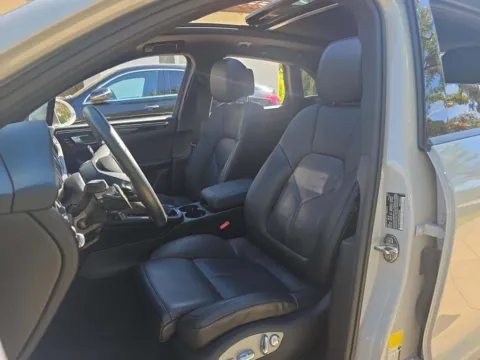 More photos of 2025 Porsche Macan NAV,CAM,PANO,CLMT STS,BLIND SPOT,18" WLS at Autos of Dallas - Plano, TX